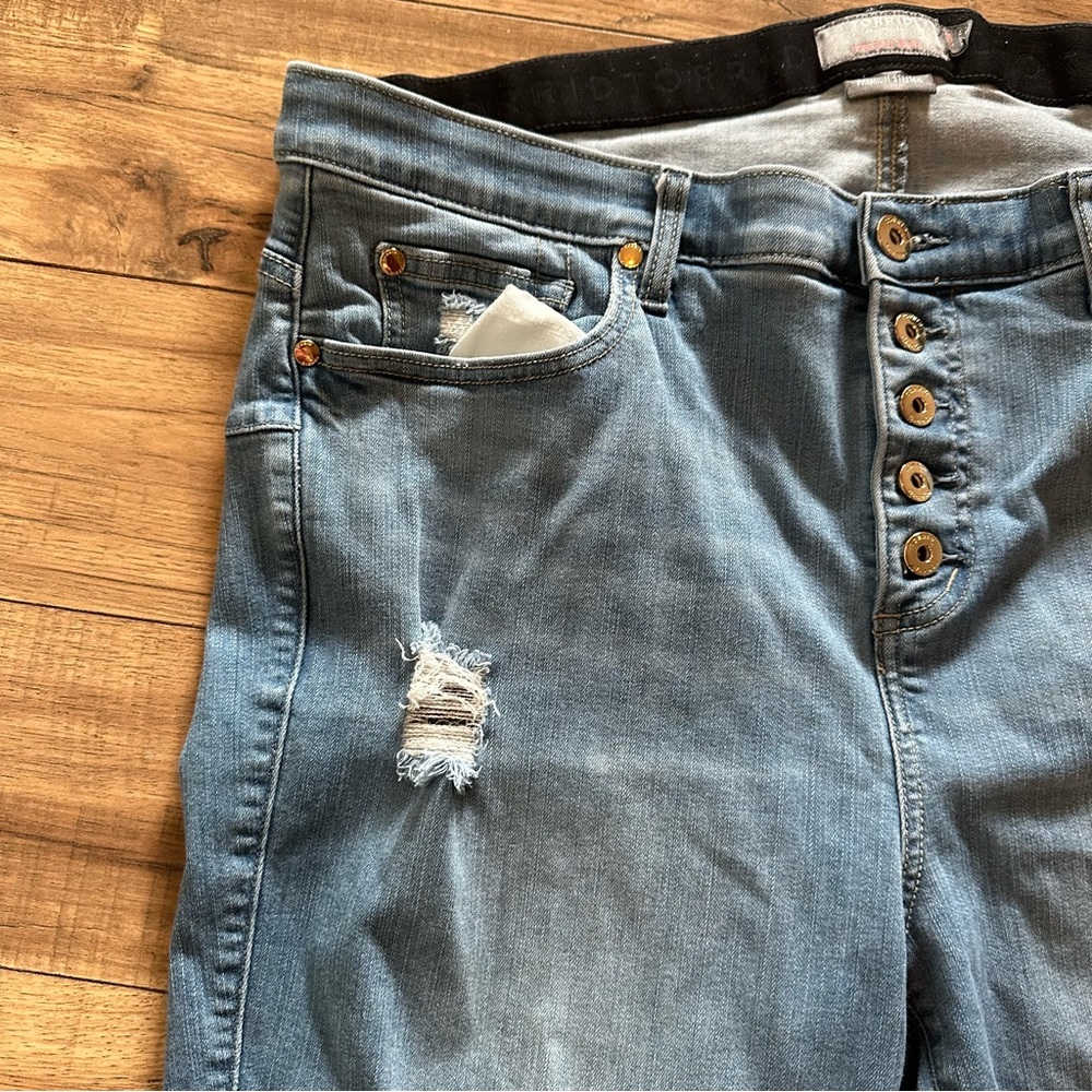 Torrid Lightly Distressed Bombshell Skinny Jeans size 20r - Picture 7 of 9